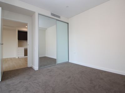 303 / 37 Loftus Cres , Homebush
