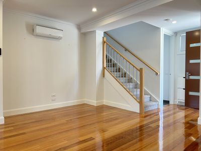 2 / 21 Banool Quadrant, Doncaster East