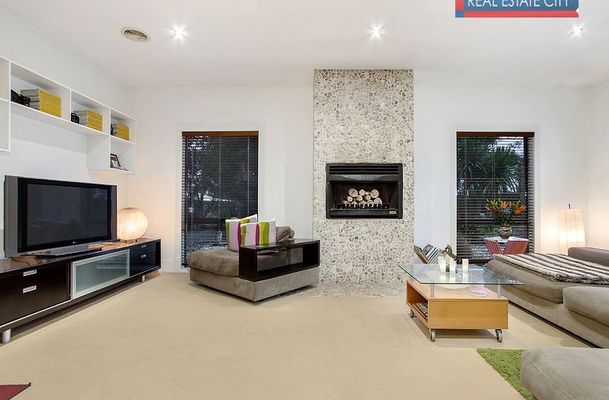 9 The Dress Circle, Oaklands Junction