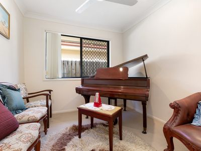 21 / 300 Cliveden Avenue, Corinda