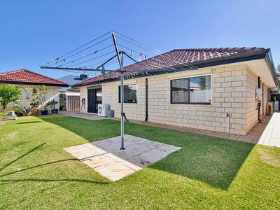 17 Amity Circuit , Shoalwater