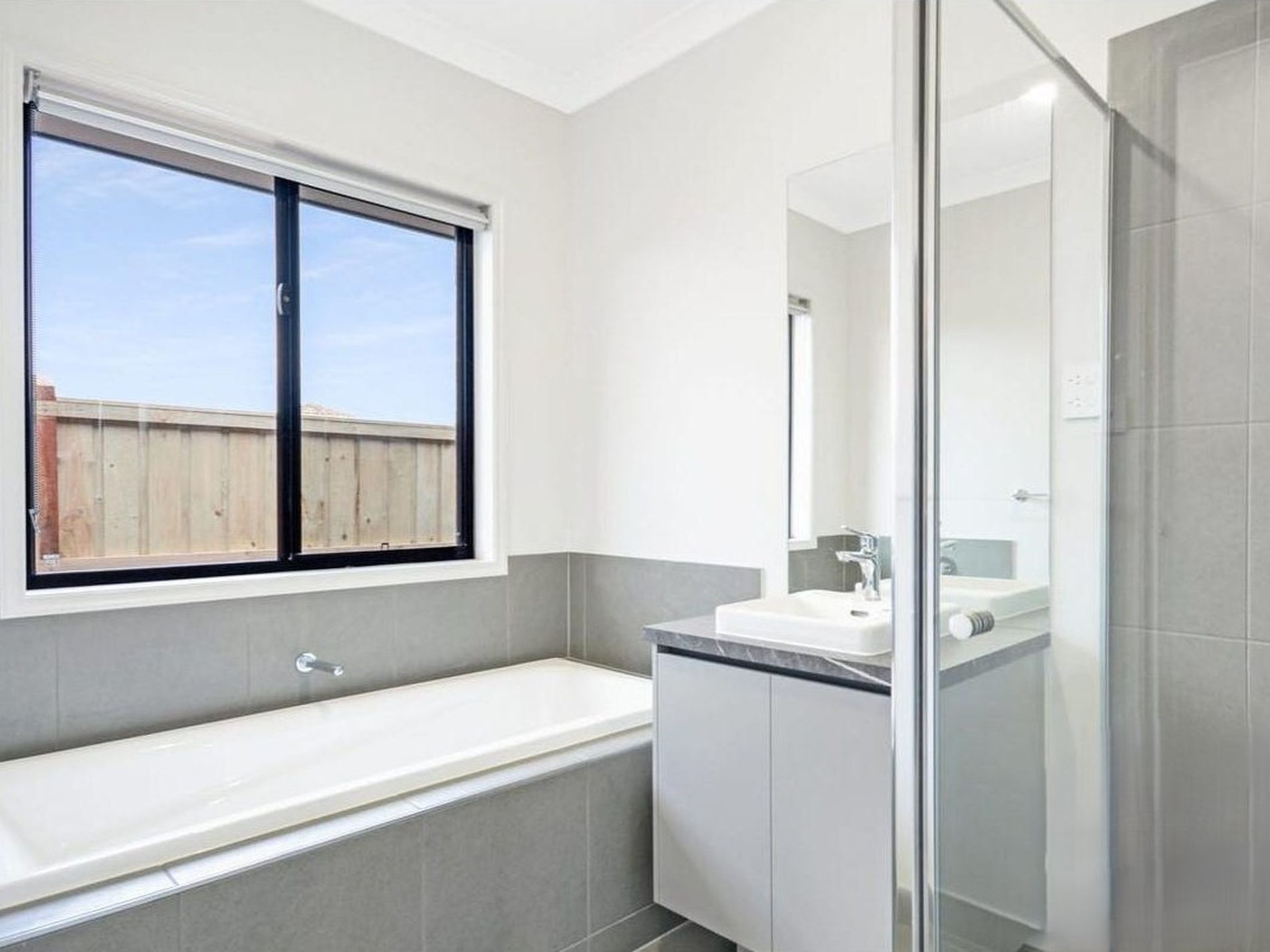 2 Yard Street, Mambourin