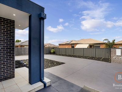 1 / 17 BIRDSWING TERRACE, Melton South