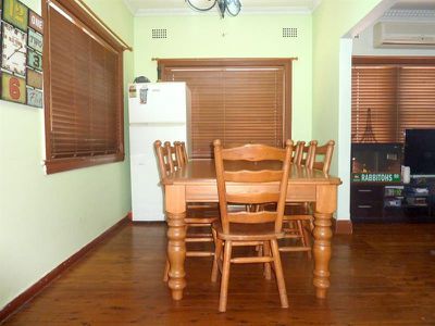 151 Stoney Creek Rd, Beverly Hills