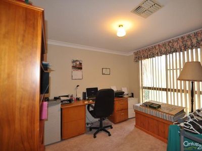 9 Flinders Close, Dubbo