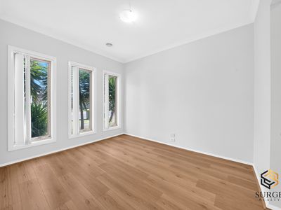 11 Holland Crescent, Truganina