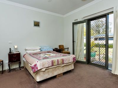 10 Vine Street, Holbrook