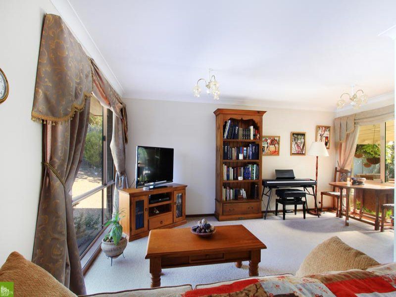 32 Sheringa Grove, Cordeaux Heights