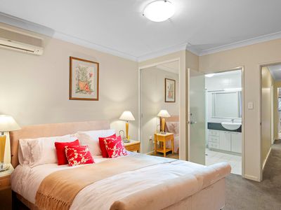 44 / 122 Mounts Bay Road, Perth