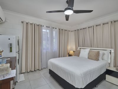 2 / 282 Lake Street, Cairns North