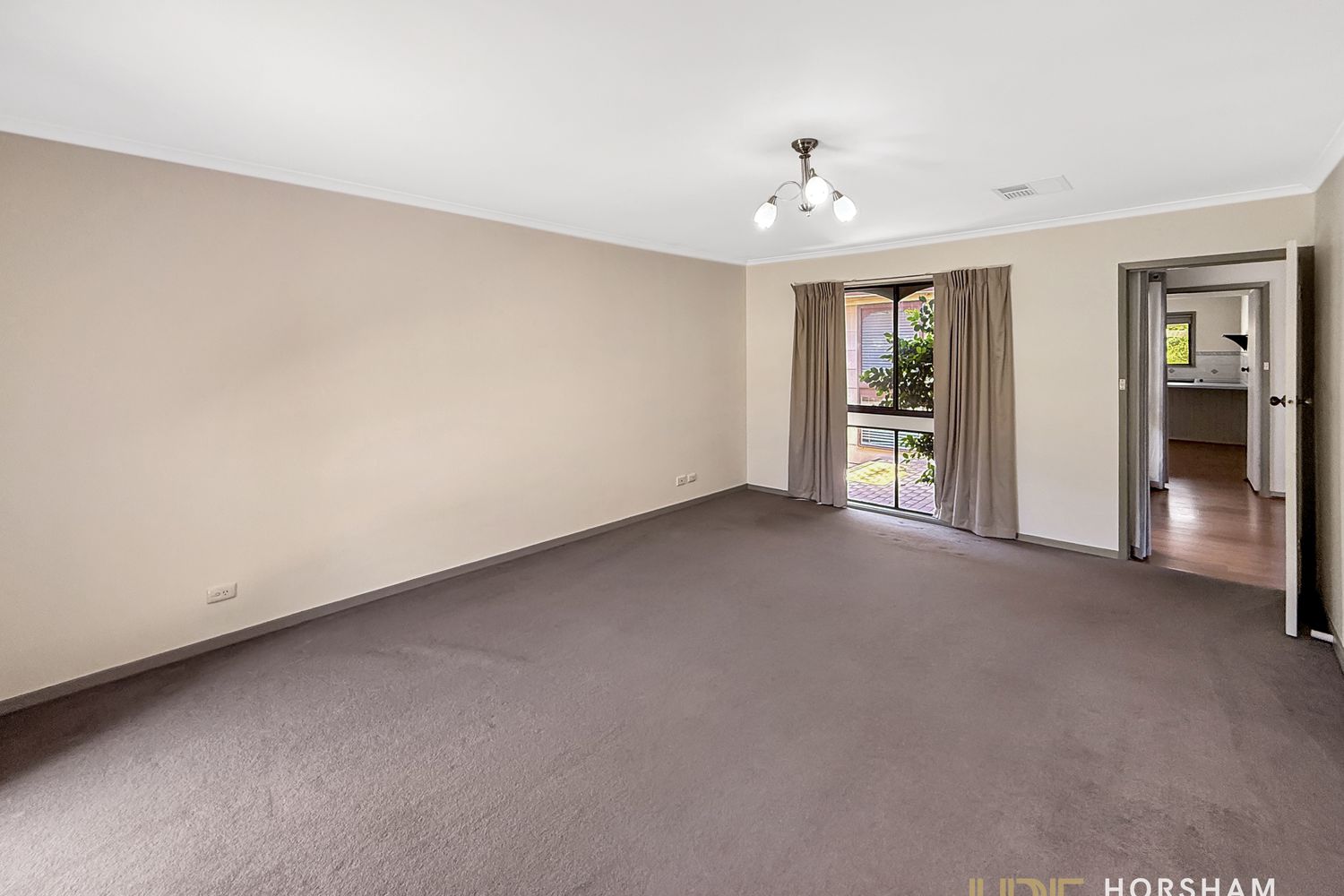 11 Dougherty Street, Horsham