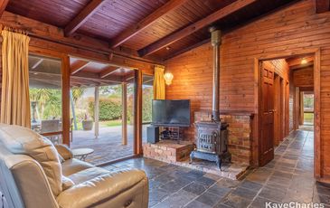 16 Corringham Road, Beaconsfield Upper
