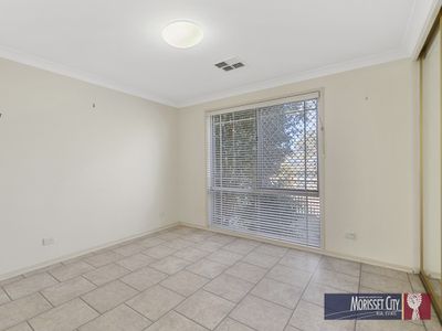 5 Meyers Crescent, Cooranbong