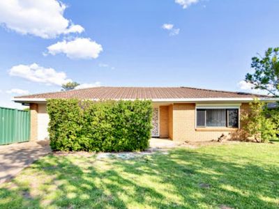9 Parkland Place, Dubbo