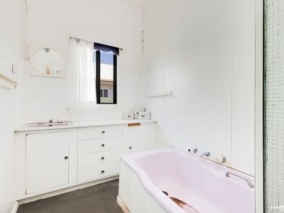 16  Gertrude St, Horsham