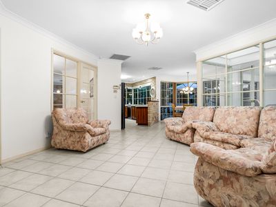 62 Kingsmill Gardens, Winthrop