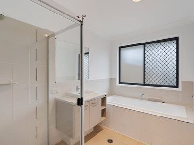 30 Higgs Circuit, Wynnum West
