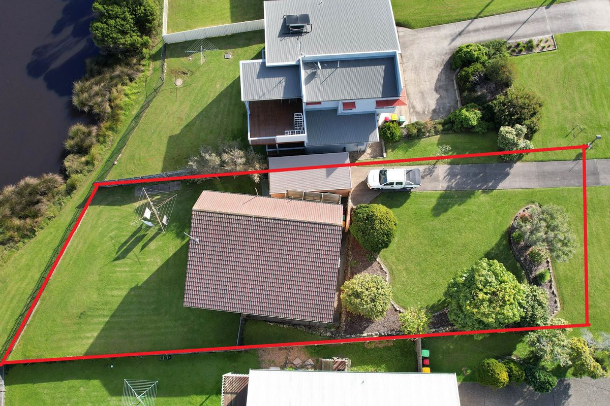99 Cresswick Parade, Dalmeny