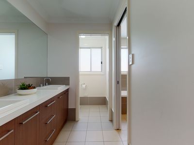 18 Riviera Avenue, Dubbo