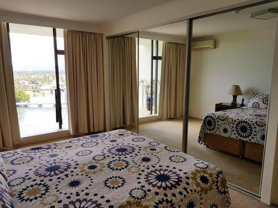 102 / 33 Thornton Street, Surfers Paradise