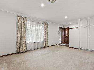 6 Bovell Gardens, Leeming