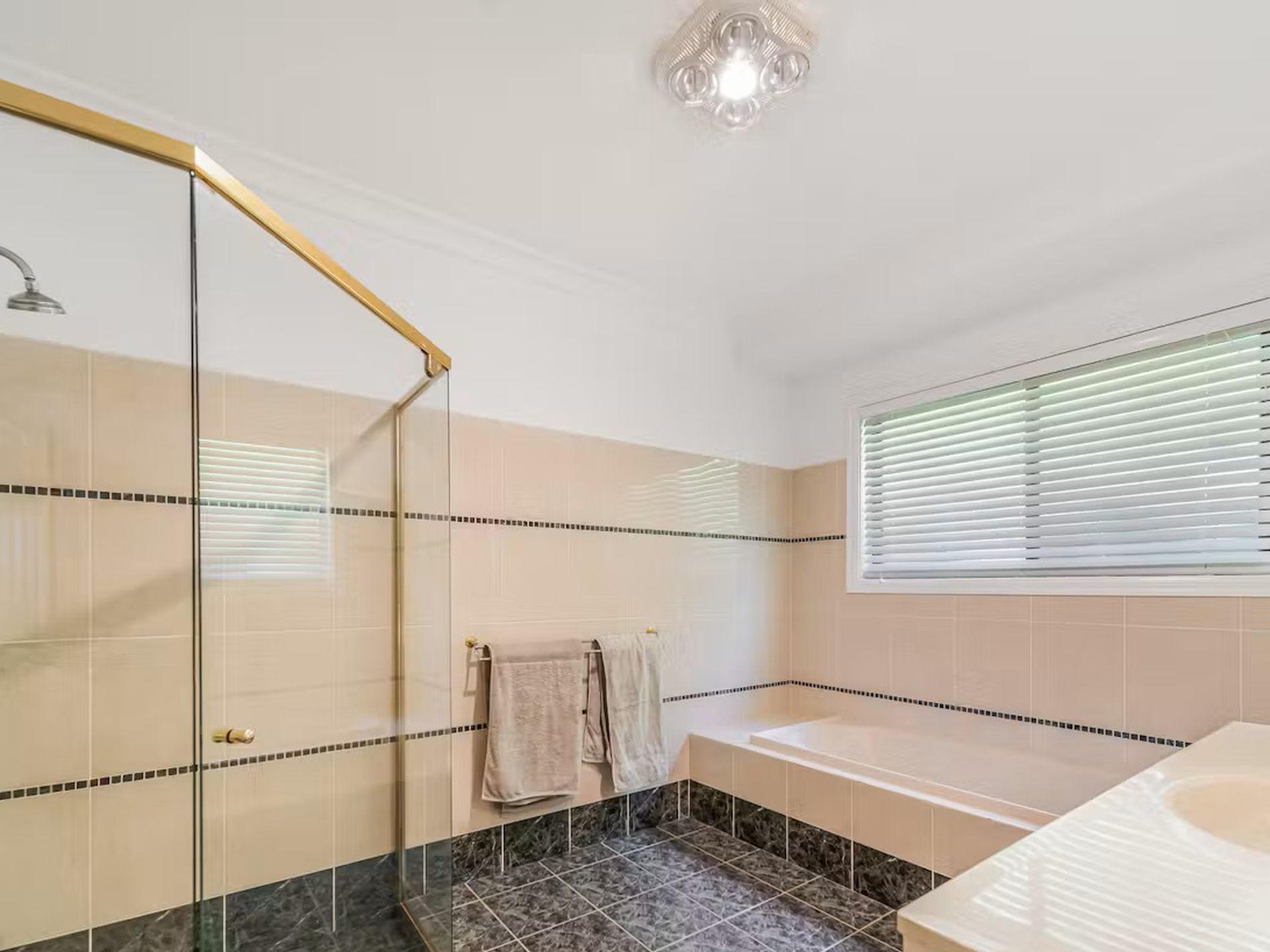 60 Saint Andrews Drive, Dubbo