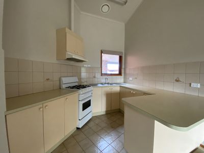 2 / 5 Dewan Avenue, Werribee
