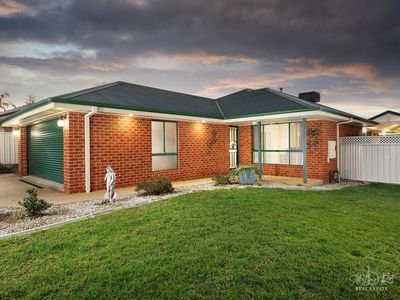 4 FIRESTONE WAY, Wodonga