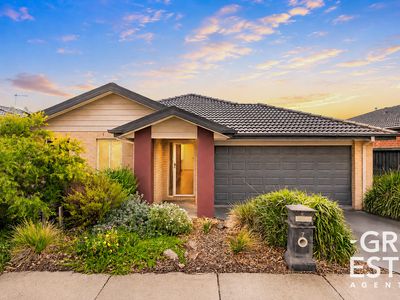 7 HAYTON PARK BOULEVARD, Cranbourne West