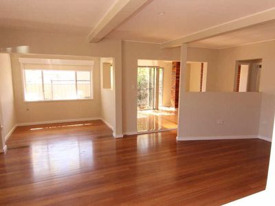 25 The Lakes Way, Forster