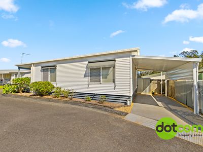 12 Sixth Avenue, Green Point