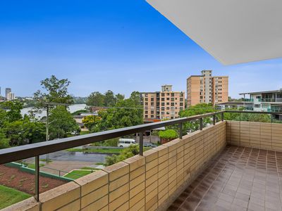 15 / 36 Jerdanefield Road, St Lucia