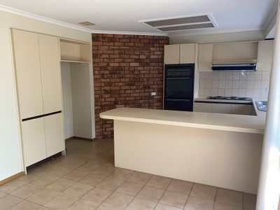 39B Minogue Crescent, Hoppers Crossing