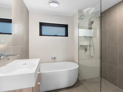 502 / 15 Cannes Avenue, Surfers Paradise