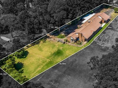 4 Hillsmeade Drive, Narre Warren South