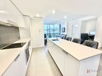 608 / 10 Trinity Street, Fortitude Valley