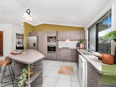 14 Chesterton Court, Kirwan