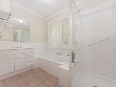 6 McDougall Close, Silkstone