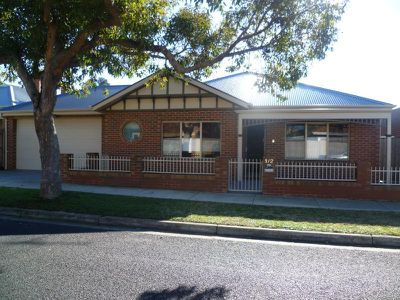 1 / 2 Narmbool Street, Manifold Heights