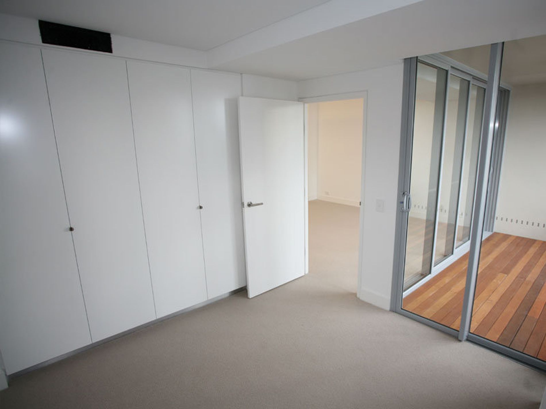 201 / 520 Cnr Miller Street & Palmer Street, Cammeray