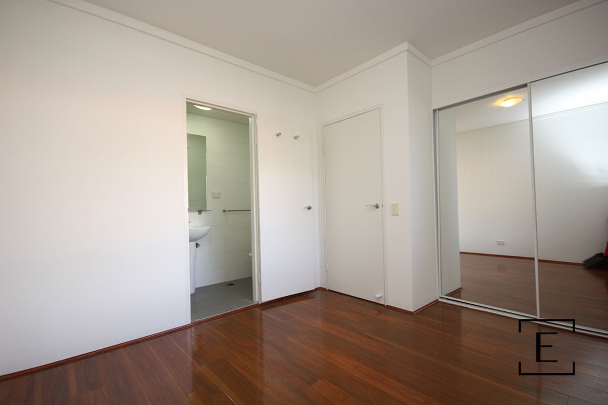 212E / 138 Carillon Avenue, Newtown