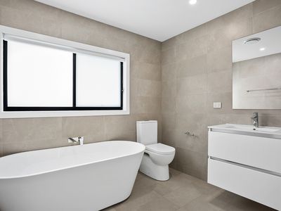 2 / 19 Anthony Street, Lake Illawarra