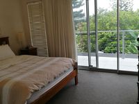 10 Grand Pde, Kawana Island