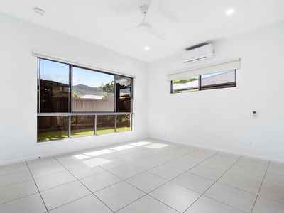 1 / 9 Jabiru Court, Smithfield