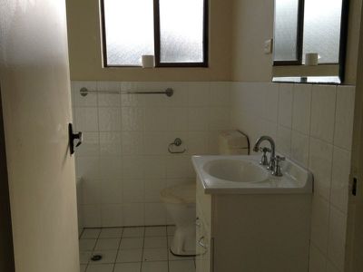 2 / 7 Windle Street, Lake Illawarra