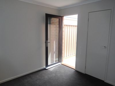 1 / 40 Vine Avenue, Horsham