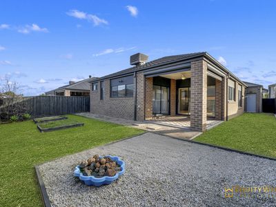 17 Rondo Drive, Manor Lakes
