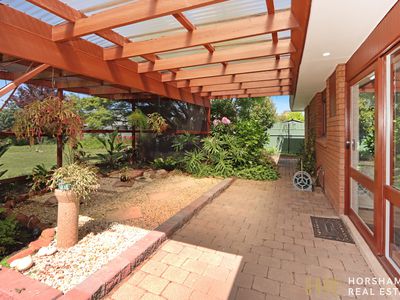 1 Hoskin Court, Horsham