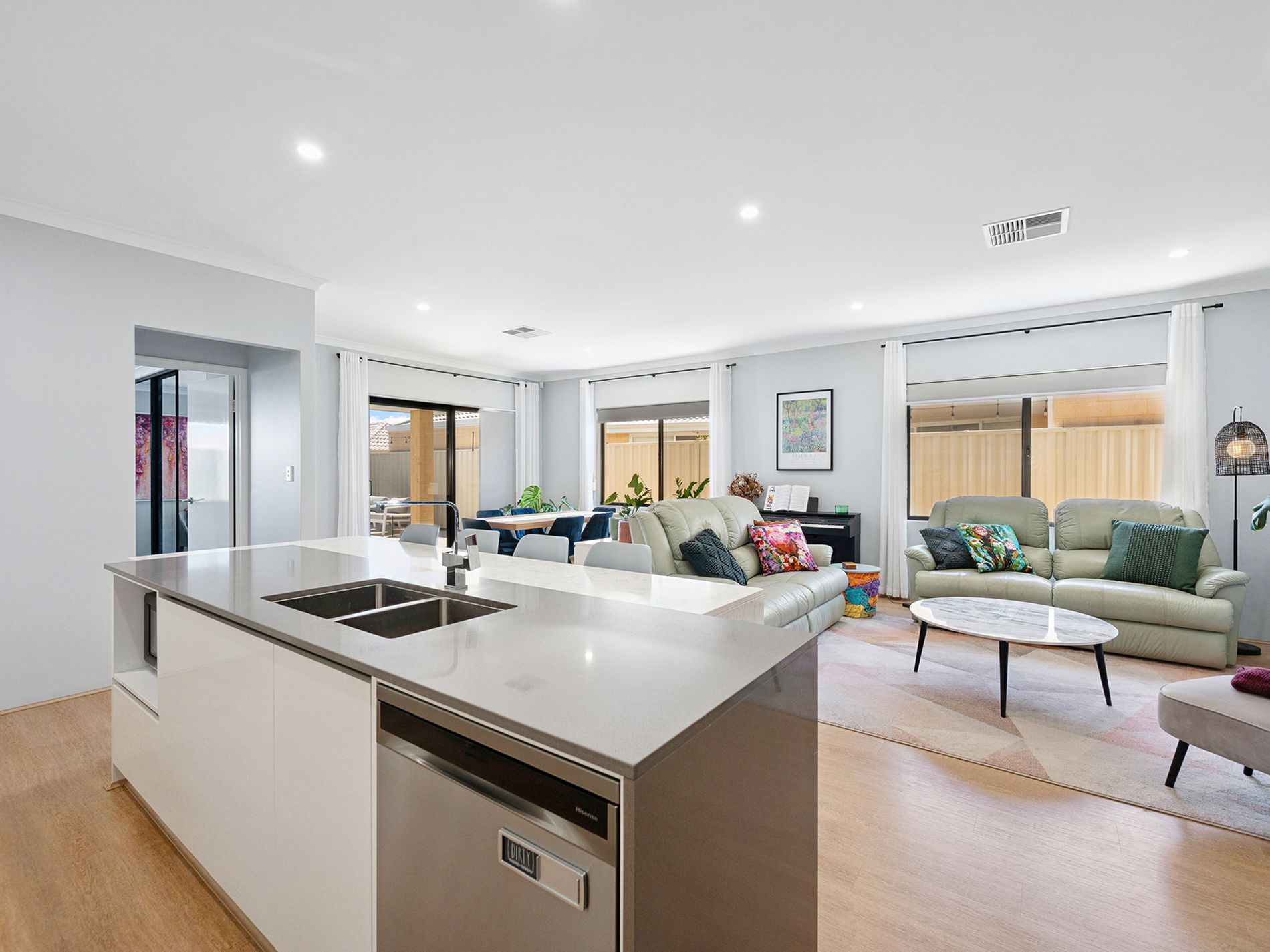 18 Lancaster Loop, Piara Waters