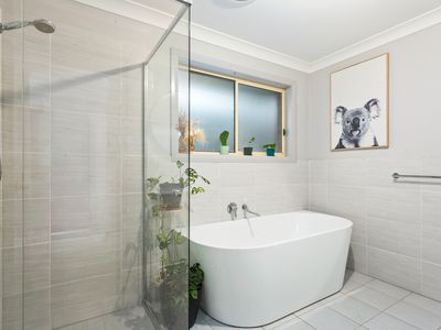 33 Flannery Drive, Calderwood